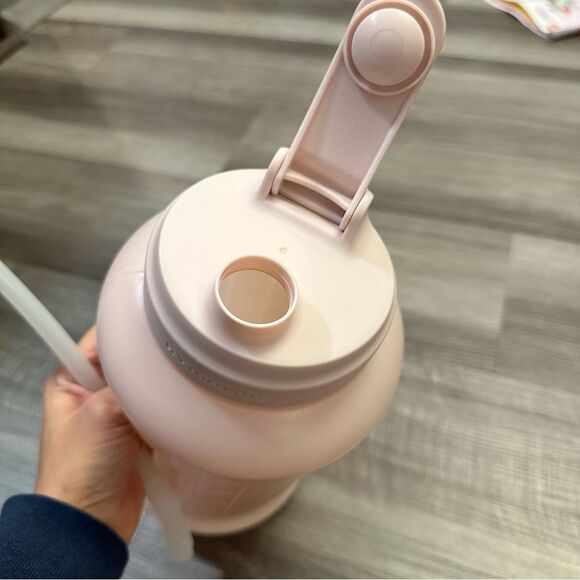 HydroJug pink sand bottle & Wild Ones Pro Water Bottle Sleeve - Snow Leopard - Picture 13 of 13